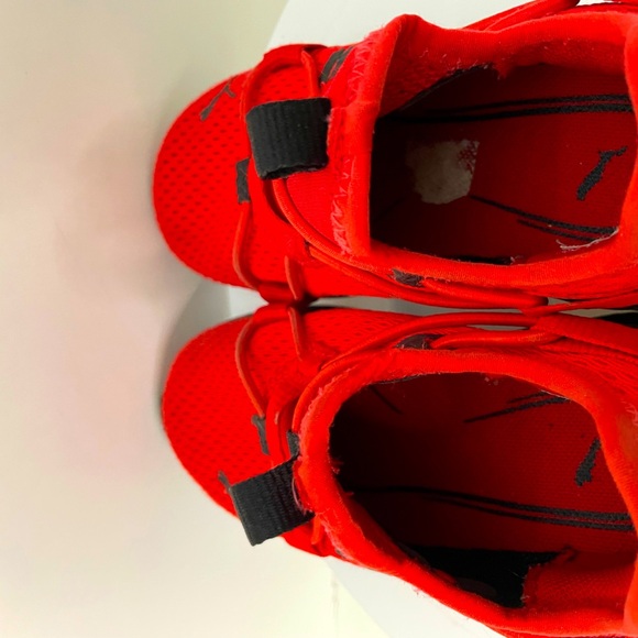 PUMA Kids Red Athletic Shoes - Size 9C - Picture 3 of 9